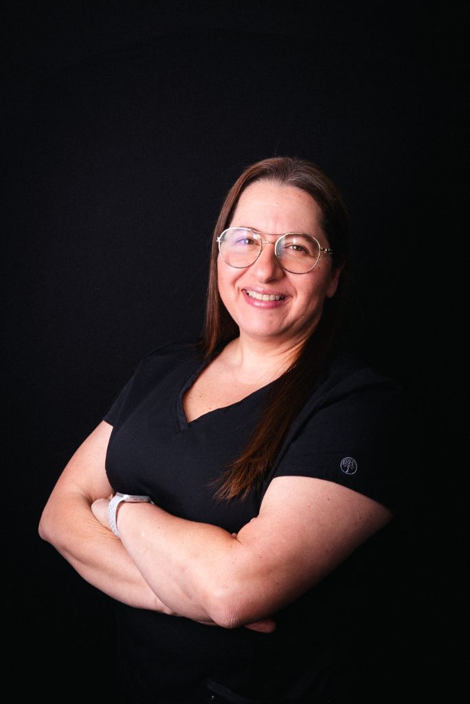 Dra. Laura Libertella - Cirugía Bucal e Implantes